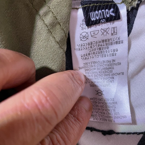 VOLCOM Jeans SIZE 5 Army Print pants - Picture 11 of 16